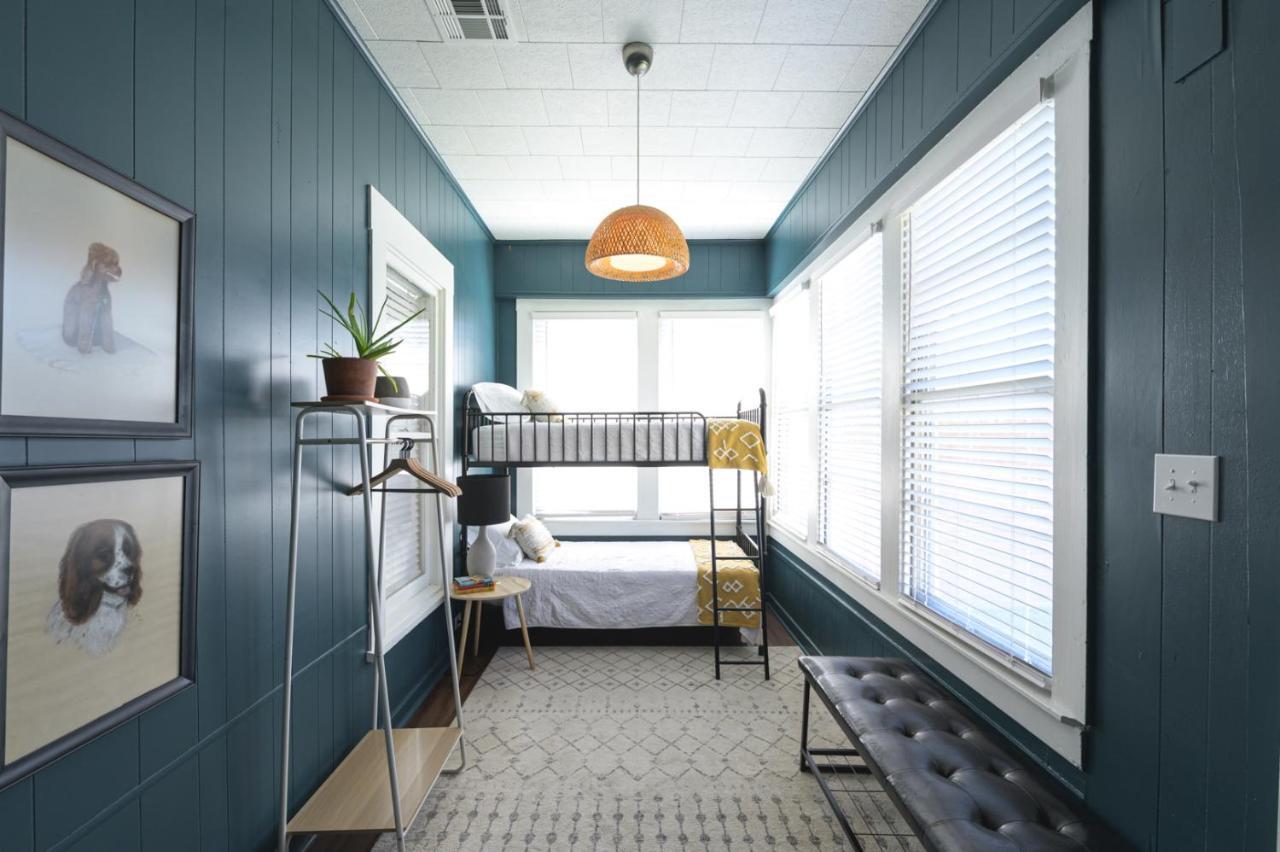 Restored 1930S Uptown Bungalow 2 Min. To Magnolia Уако Екстериор снимка