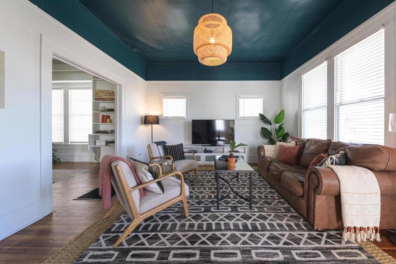 Restored 1930S Uptown Bungalow 2 Min. To Magnolia Уако Екстериор снимка